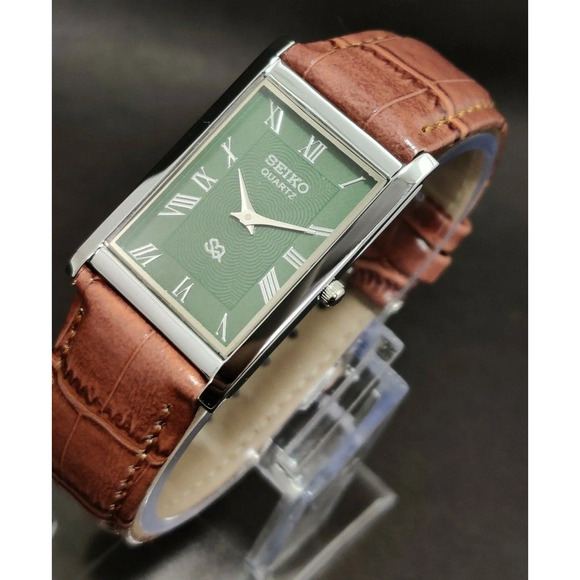 Vintage Style Seiko Quartz Mens Silver Watch & Green accents W/ Leather Strap - Picture 1 of 5